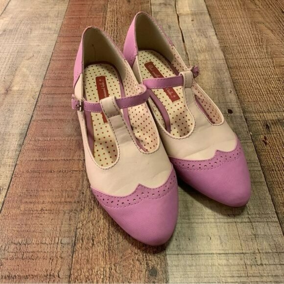But another innocent tale Ione Wing Tip T-Strap Low Heel purple/tan shoe 7.5 - Picture 1 of 10